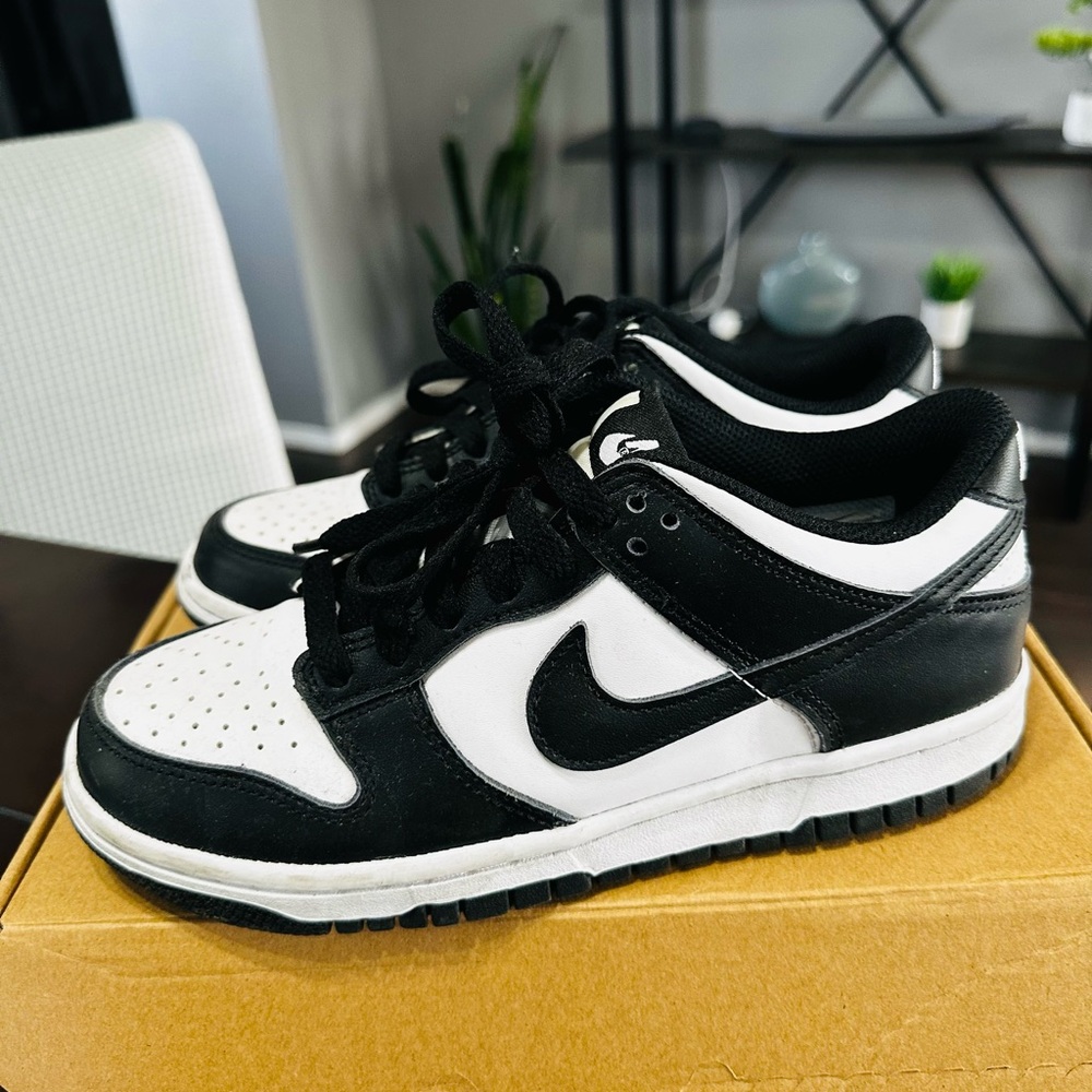 Nike Black and White Women's Shoes